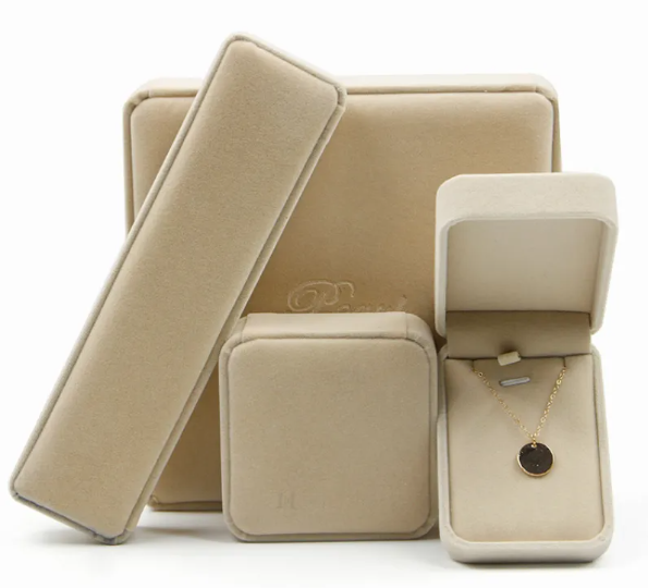 Flannel Jewelry Gift Box – Elegant Storage & Gift Box for Rings, Earrings & Pendants