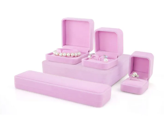 Flannel Jewelry Gift Box – Elegant Storage & Gift Box for Rings, Earrings & Pendants