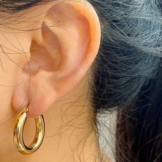 Glossy Ear Cuff Earrings – No Piercing Gold & Silver Minimalist Jewelry