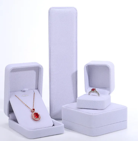 Flannel Jewelry Gift Box – Elegant Storage & Gift Box for Rings, Earrings & Pendants