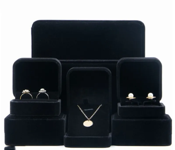 Flannel Jewelry Gift Box – Elegant Storage & Gift Box for Rings, Earrings & Pendants